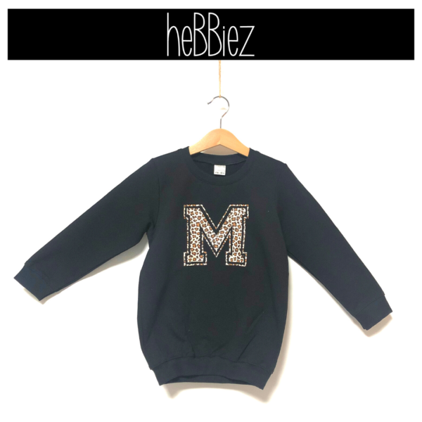 Zwarte heBBiez sweater met Letter